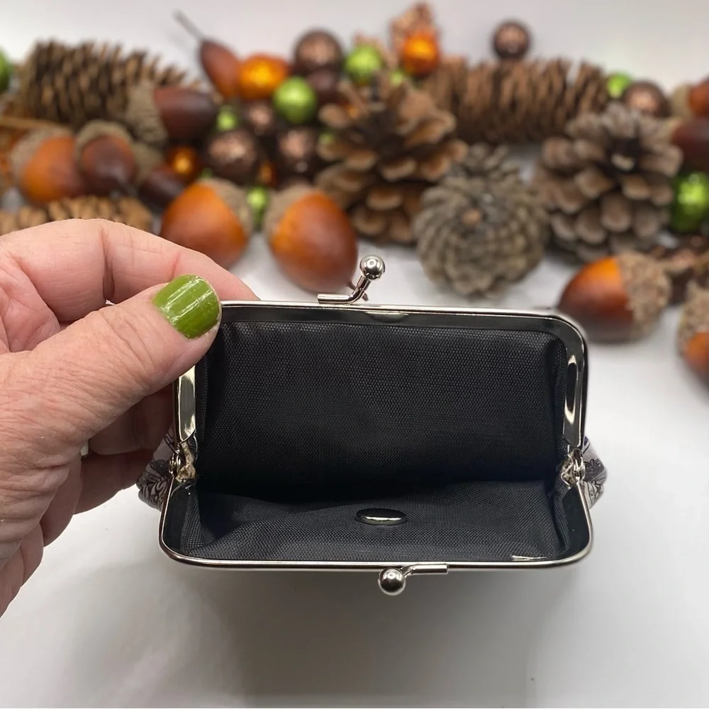 Victorian Style Snap Jewelry Purse With Fancy Black & Silver Sparkle 18mm Snap!